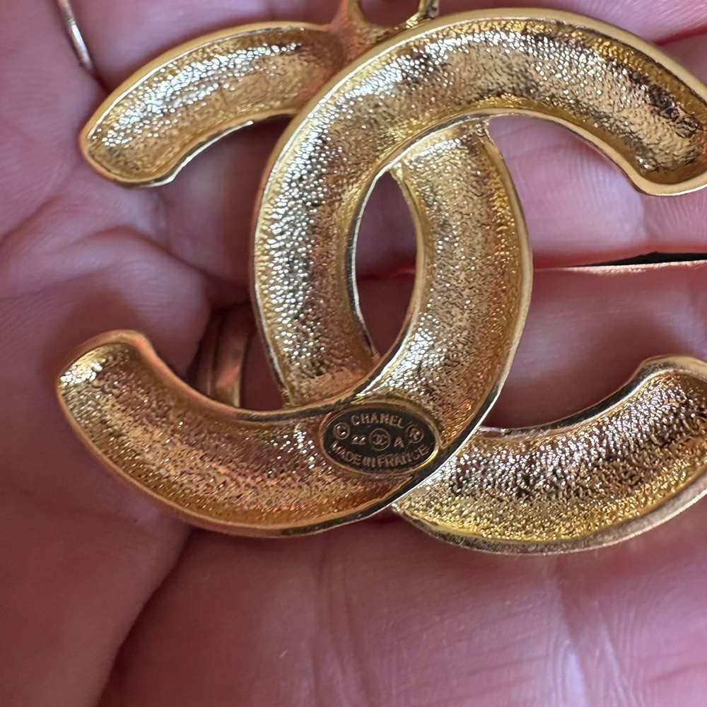 Gold Tone Women’s Chain Necklace - Elegant Round Link - Picture 4 of 5